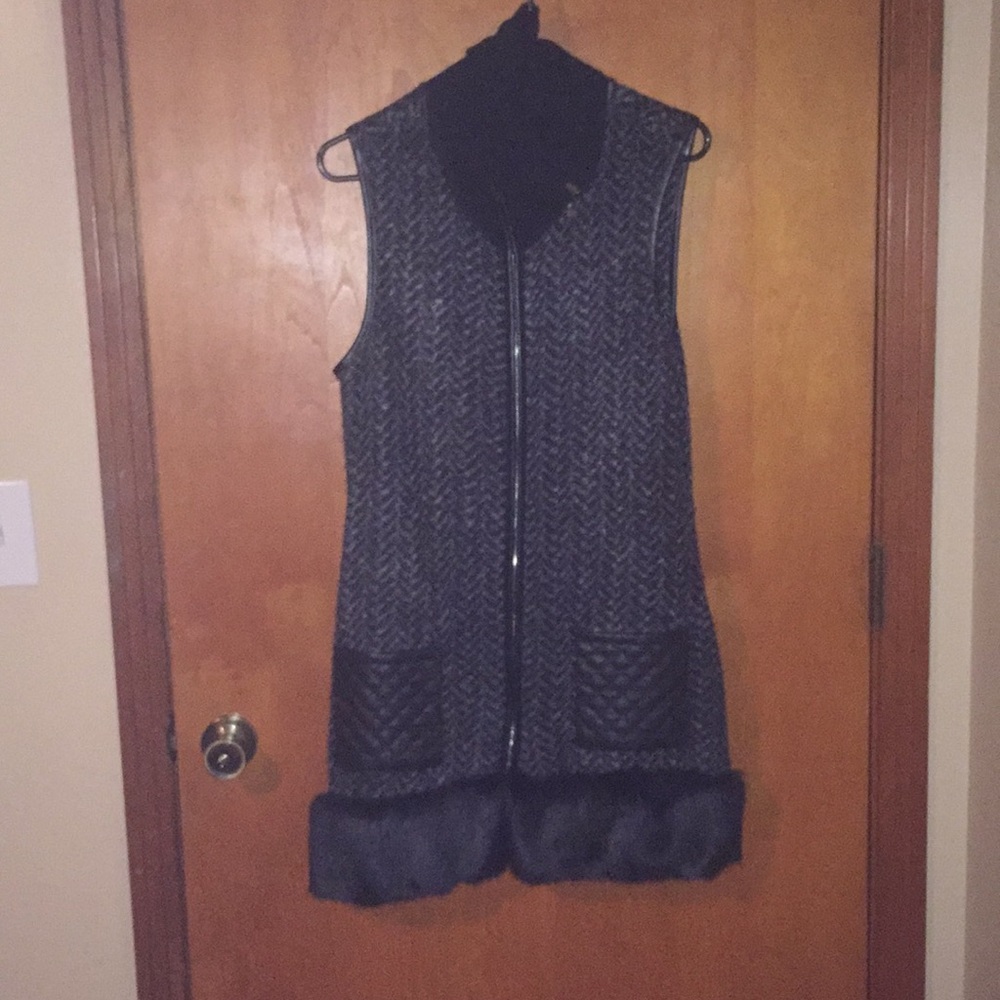 SLEEVELESS LONG ZIP FAUX FUR VEST
